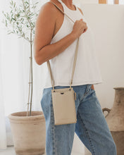 Load image into Gallery viewer, Suki Phone Bag