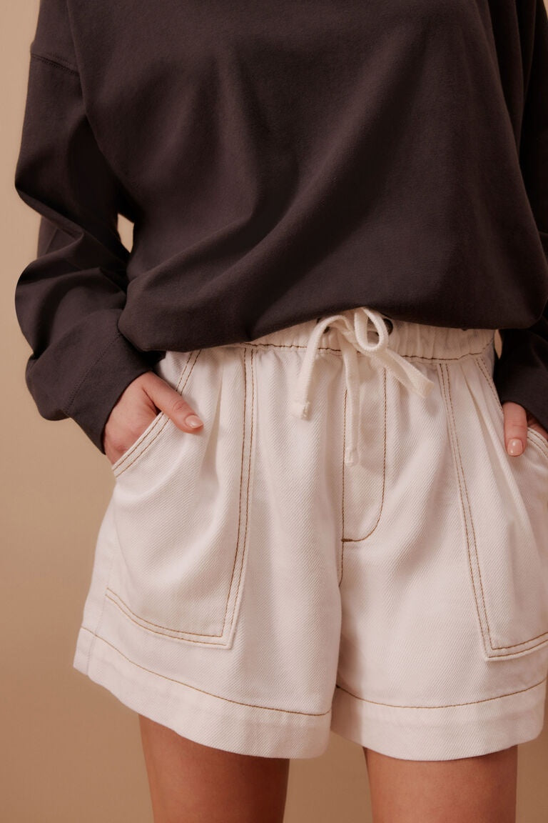 Darcy Relaxed Everyday Short Ecru