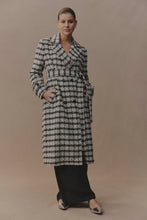 Load image into Gallery viewer, Aman Coat Black
