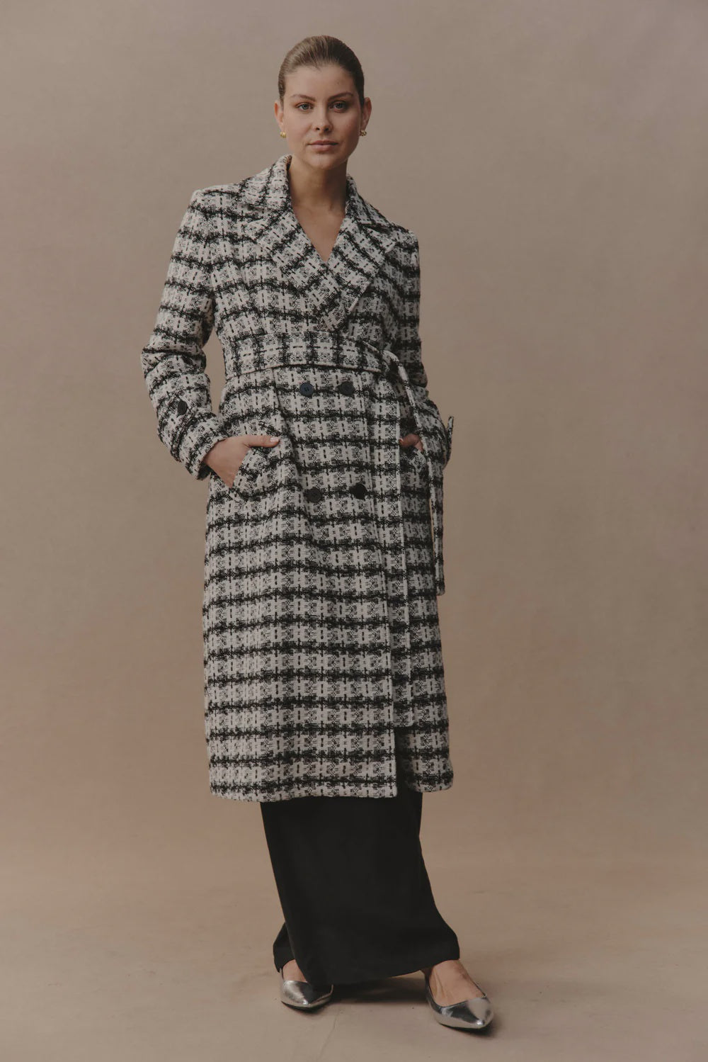 Aman Coat Black