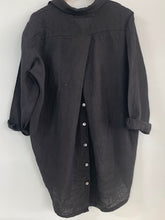 Load image into Gallery viewer, Boyfriend Linen Shirt w/buttons
